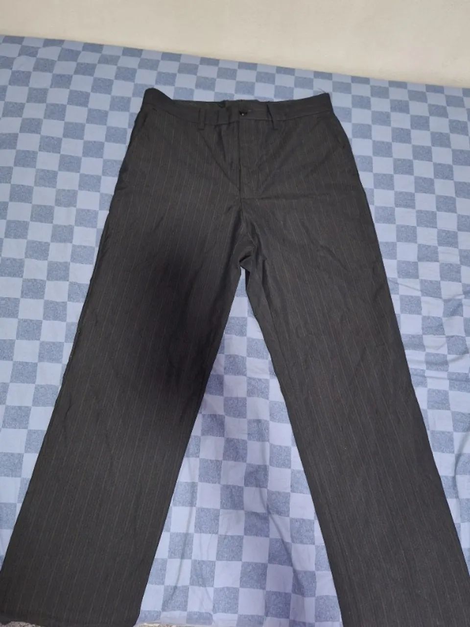 Calça de alfaiataria 40 risca de giz