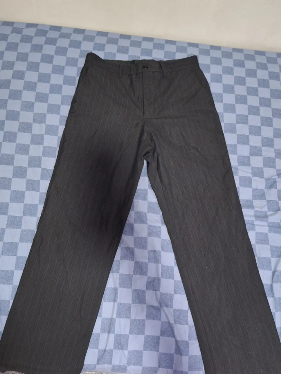 Calça de alfaiataria 40 risca de giz