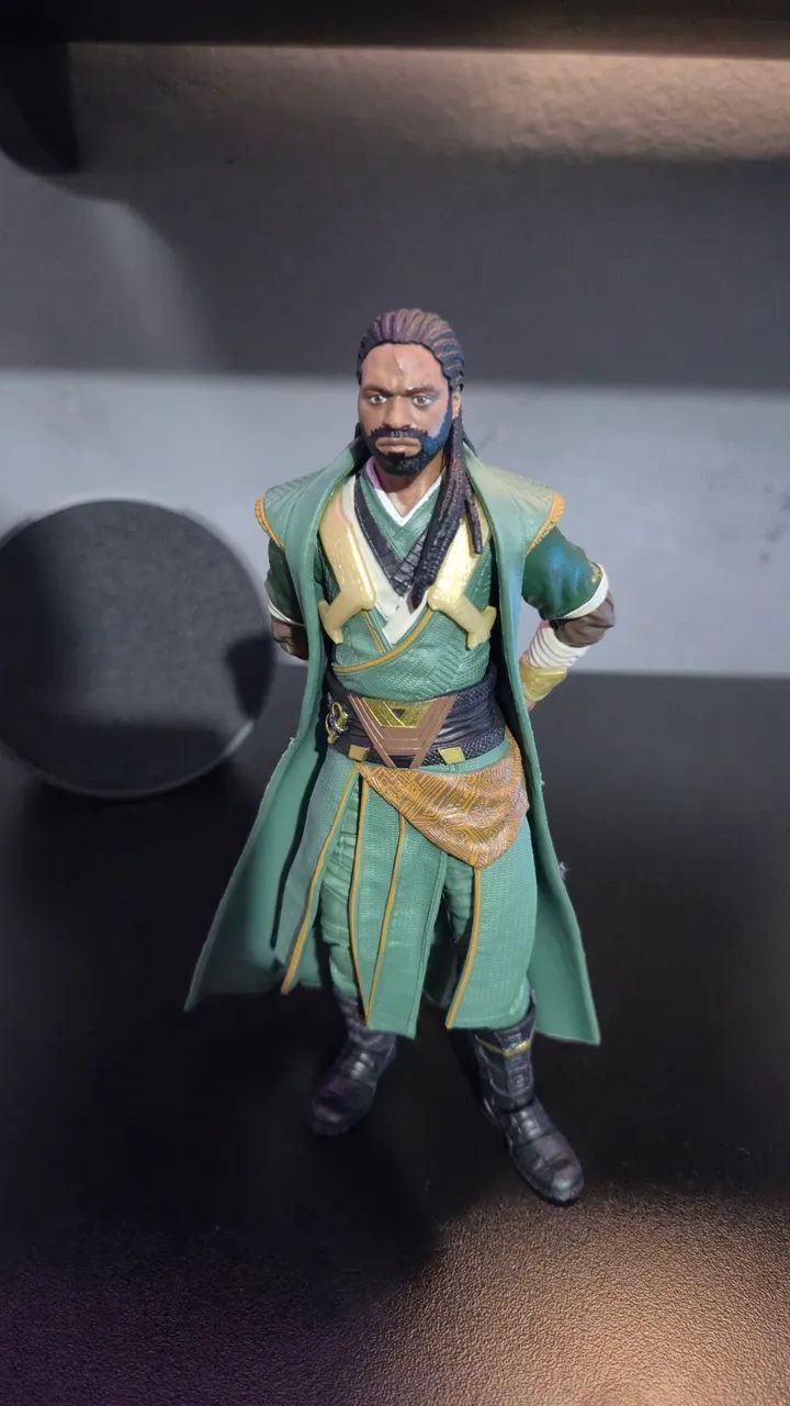 Figura do Mordo- Personagem de filme / Marvel legends 