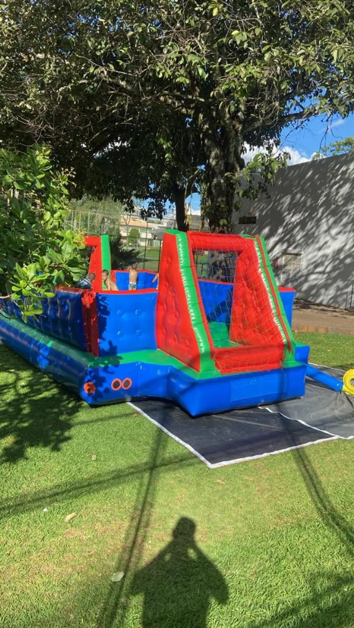 Futebol de sabão 8x4m