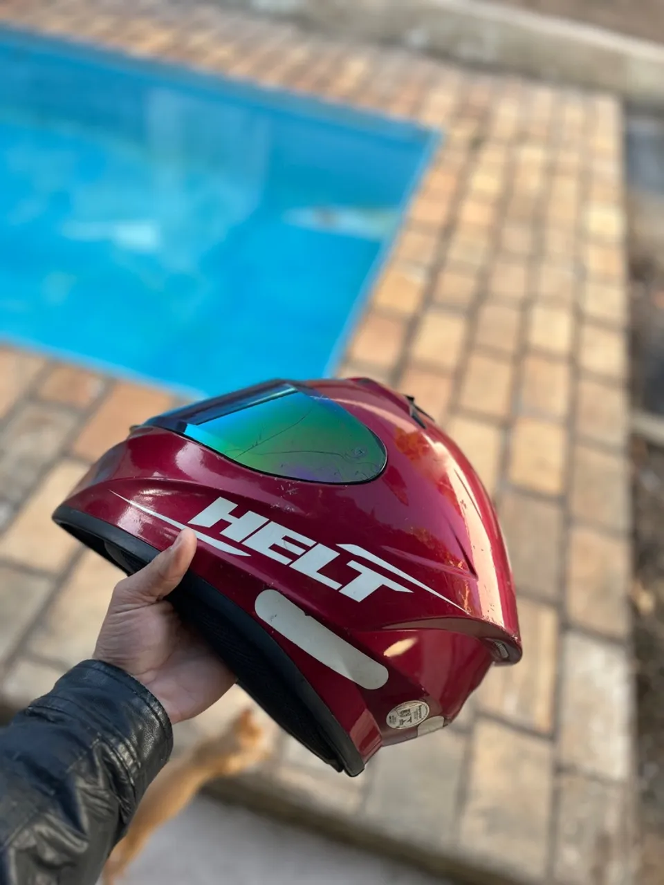 Capacete Helt Vermelho com Visor Iridescente