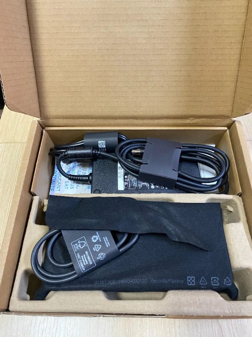 Docking station Dell Pro Thunderbolt 4 Sd25tb4 130w -  Garantia Dell:  23/09/28 - Foto 2