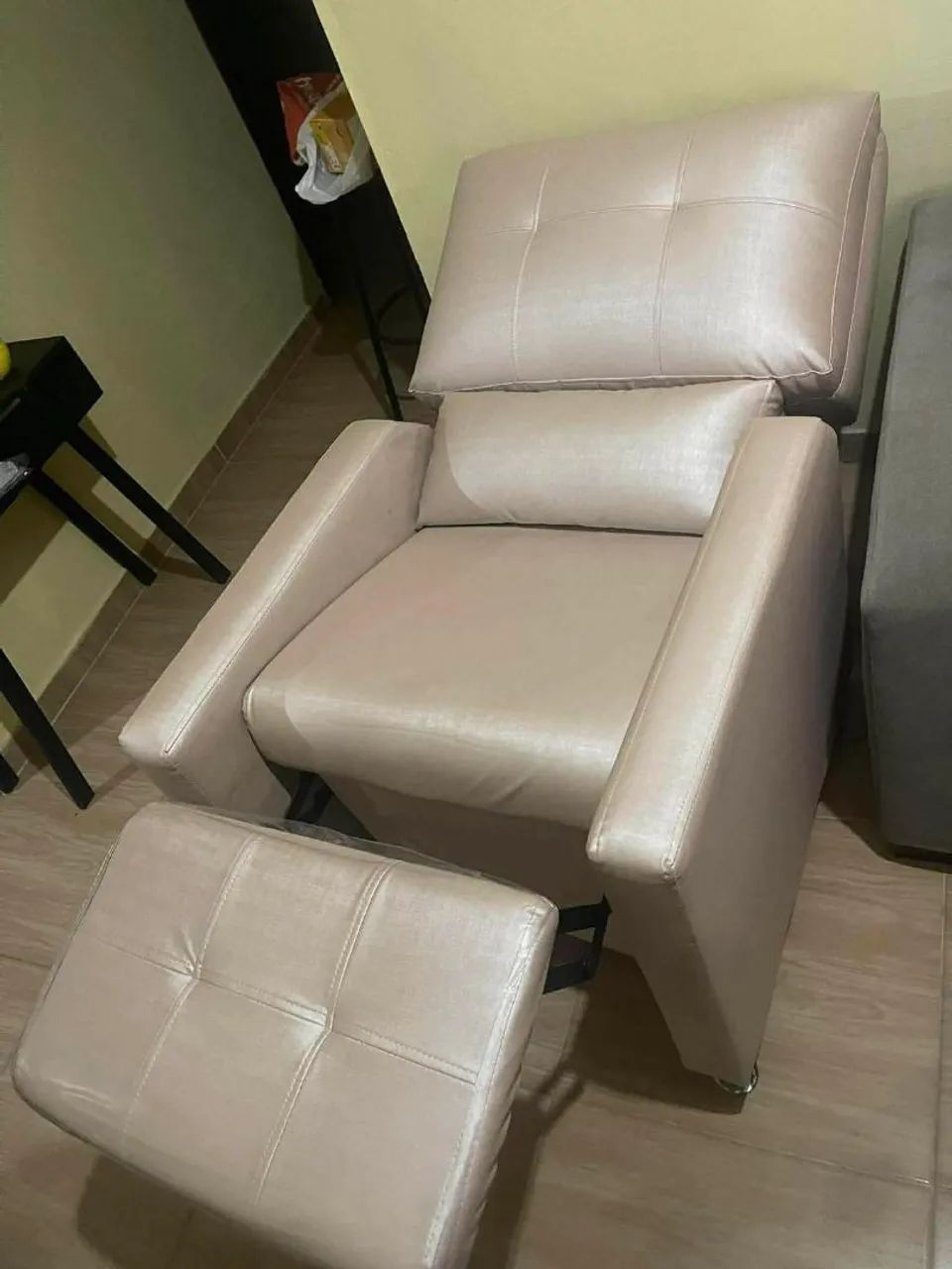 Poltrona 64840844288002122