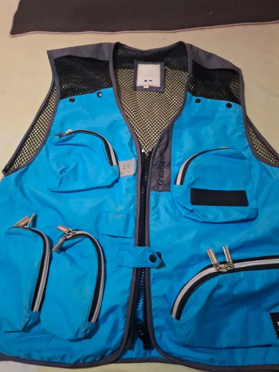 Colete de Pesca Daiwa Greatbank semi novo - Foto 3