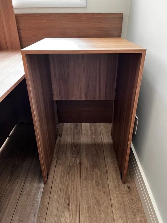 Mesa de escritorio em madeira