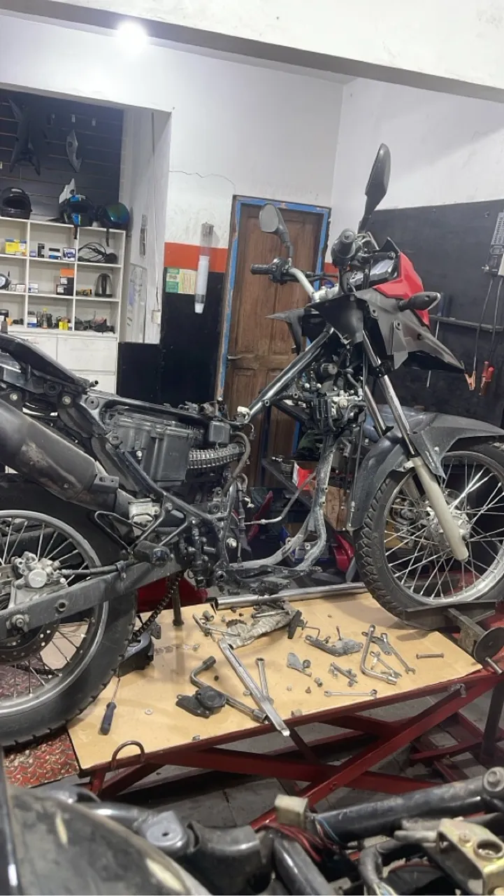 Mecânica de motos em geral.revisão,elétrica e injeção eletrônica,motor.