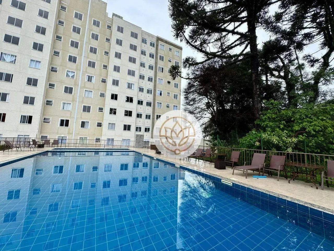Apartamento com 2 dormitórios para alugar, 49 m² por R$ 2.145,00/mês - Uberaba - Curitiba/