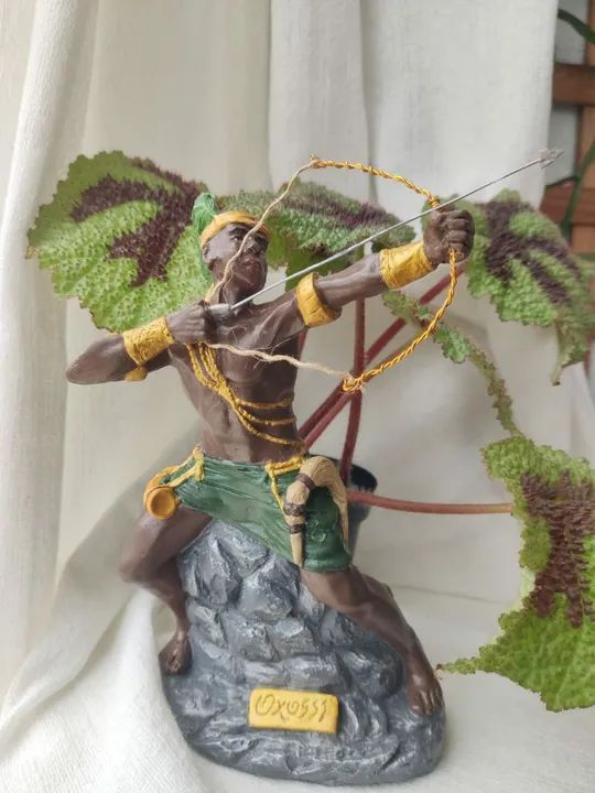 Estátua Oxóssi em gesso  - Foto 2