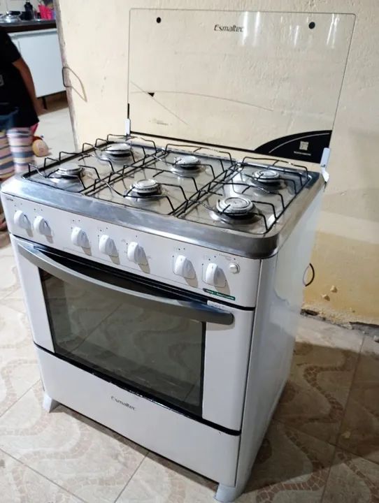 Fogão de 6 bocas usado em ótimo estado funcionando perfeitamente