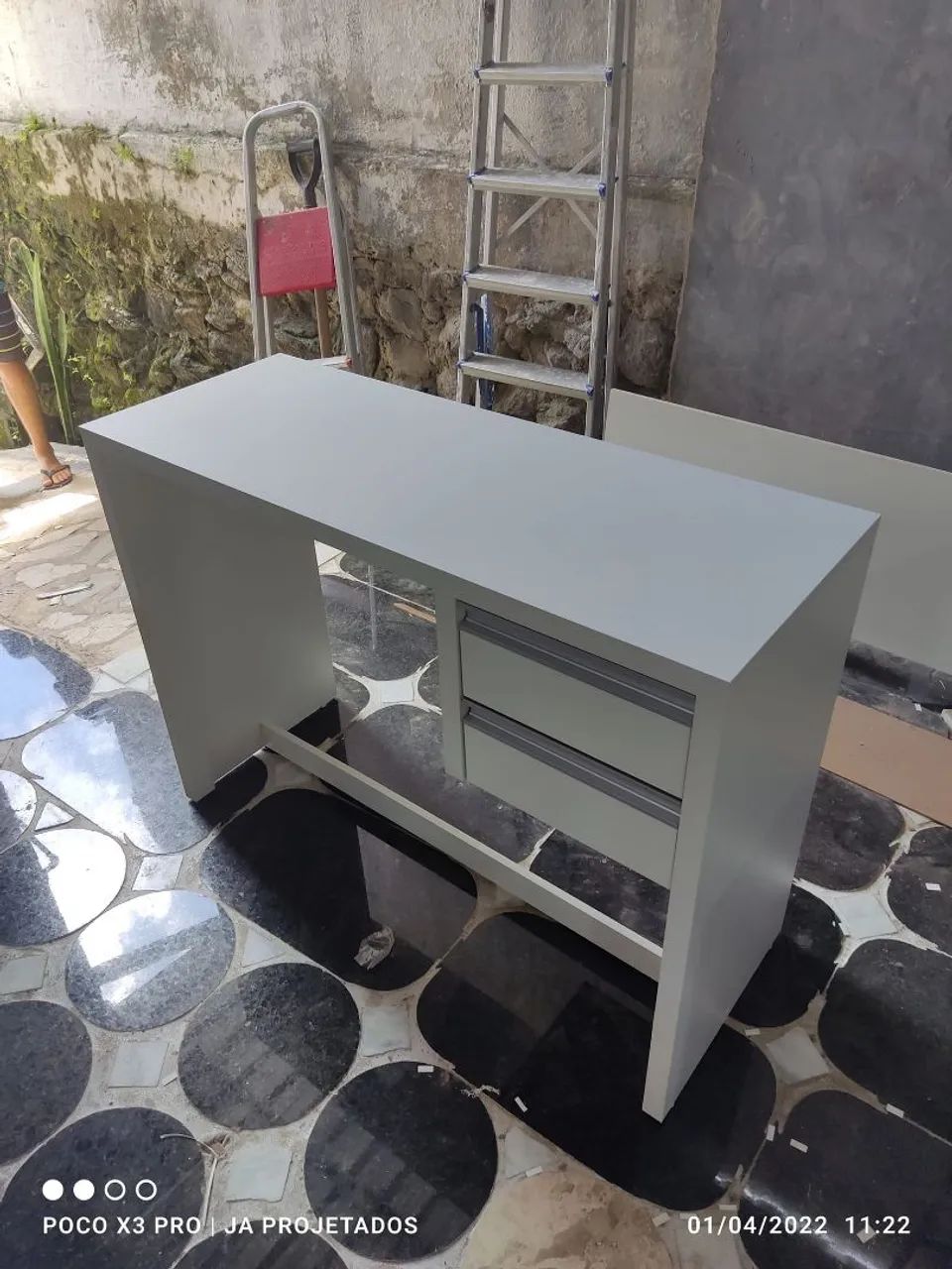 Mesa escrivaninha para manicure com 2 gavetas