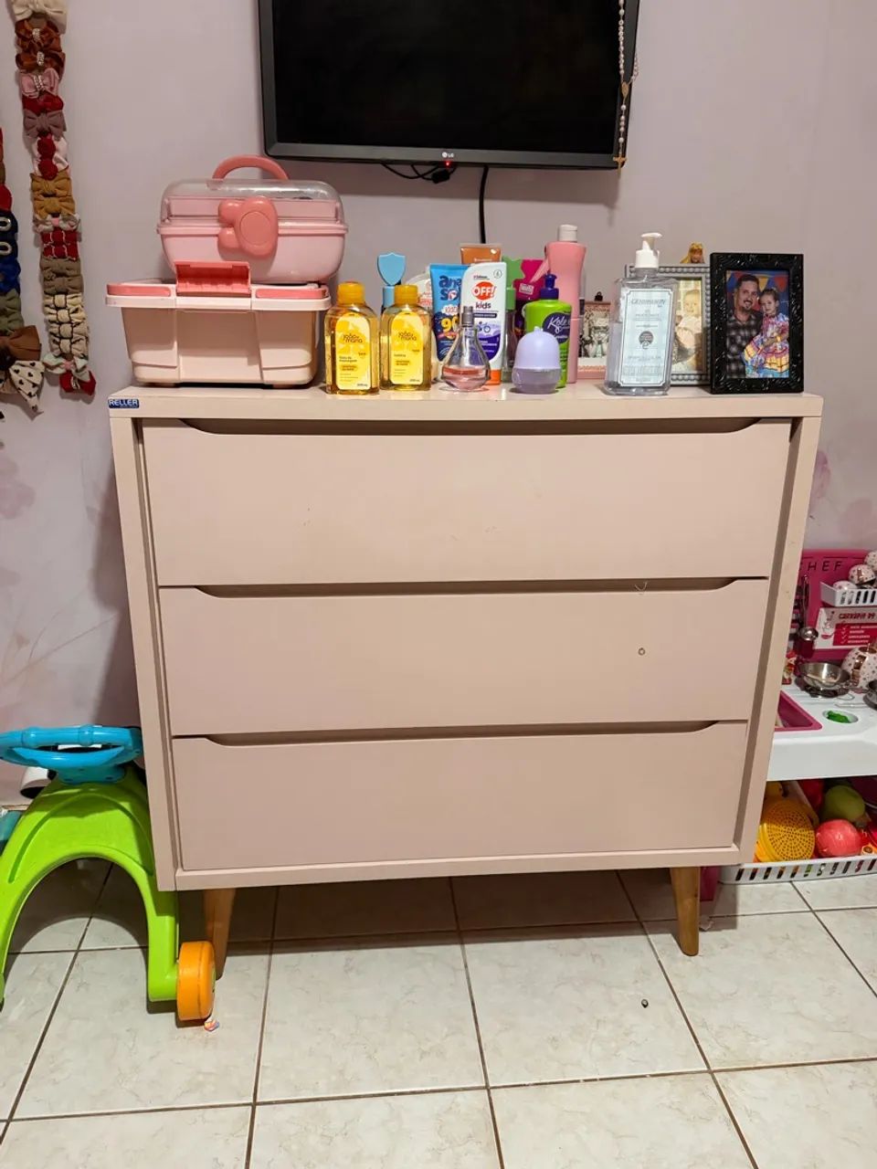 Vendo cômoda, guarda roupa e poltrona  - Foto 5