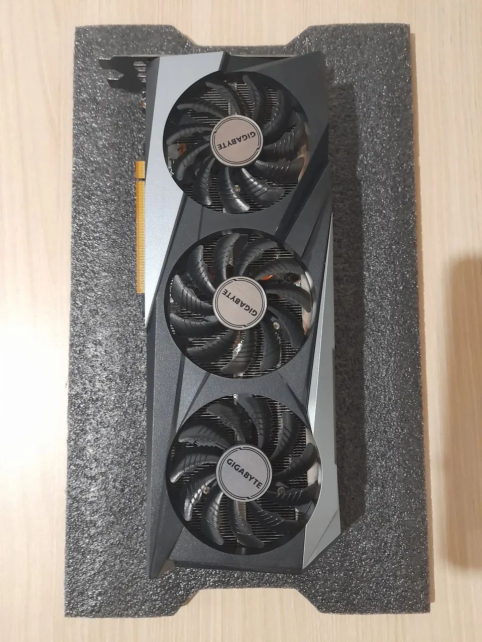 RX 7600 Gigabyte Gaming OC 8GB - Foto 2