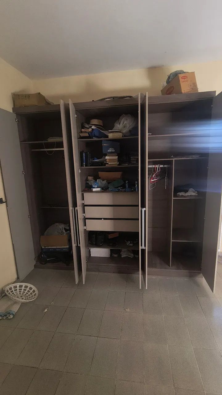 Guarda roupa 6 portas  - Foto 3