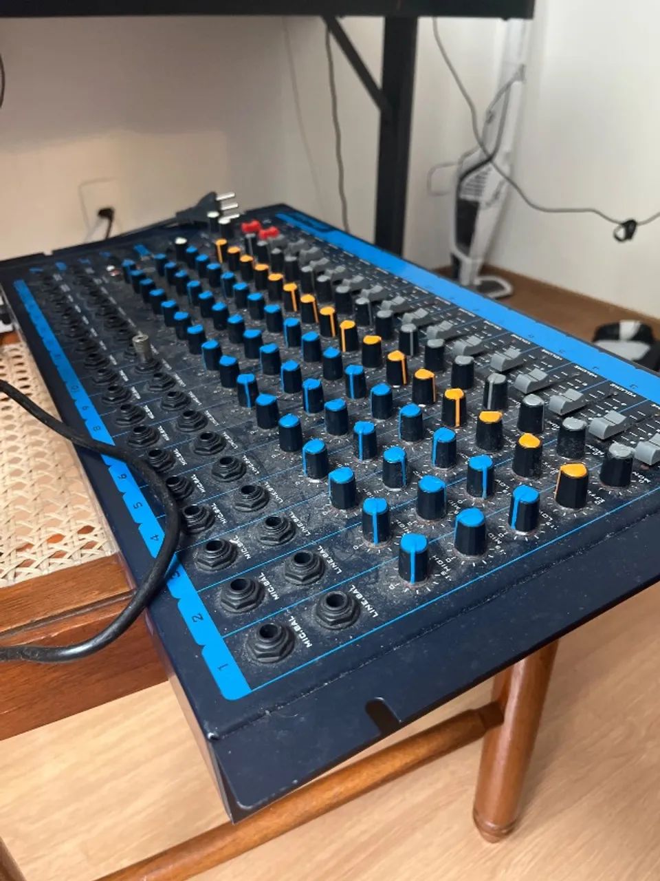 Mesa de Som Oneal 16 canais - Usada - Misturador - Foto 3