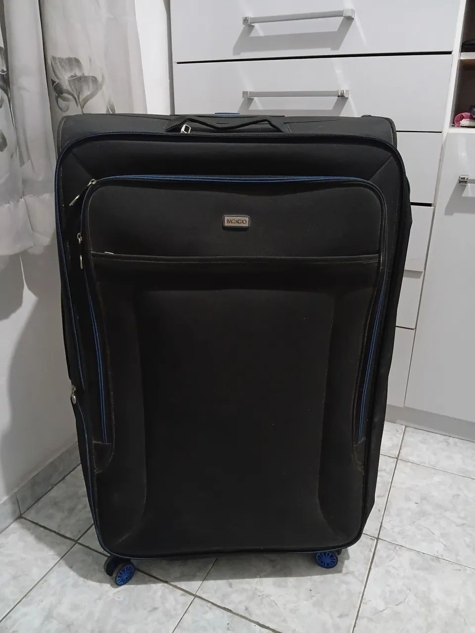 Mala viagem vende-se