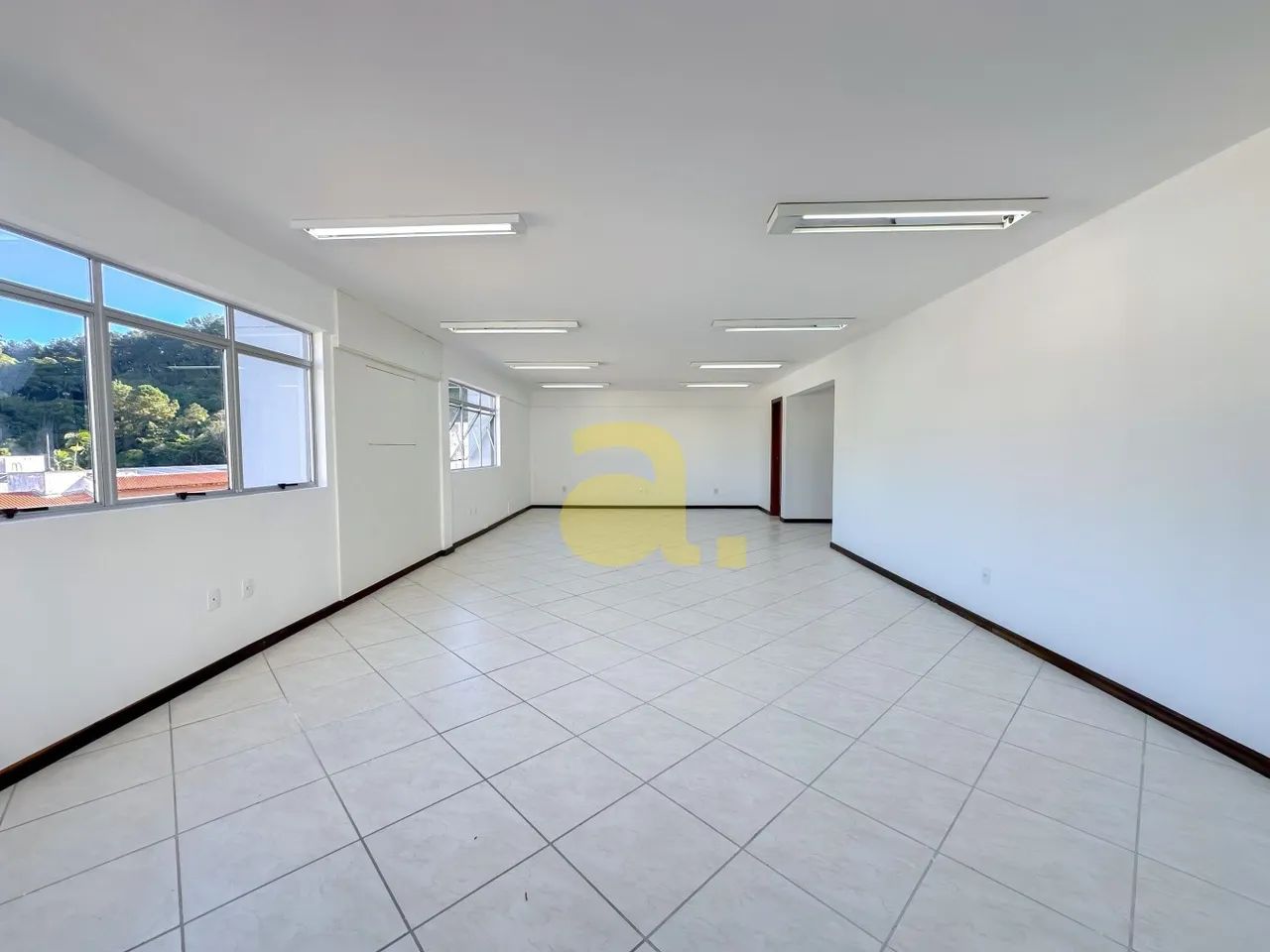 SALA COMERCIAL PARA ALUGAR NO CENTRO DE 89,56m² - Foto 4