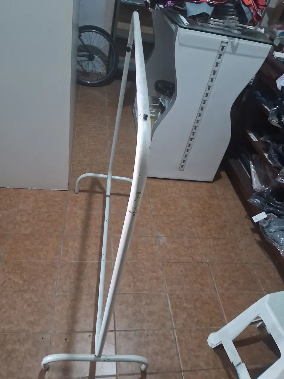 Arara de roupa móvel  - Foto 3