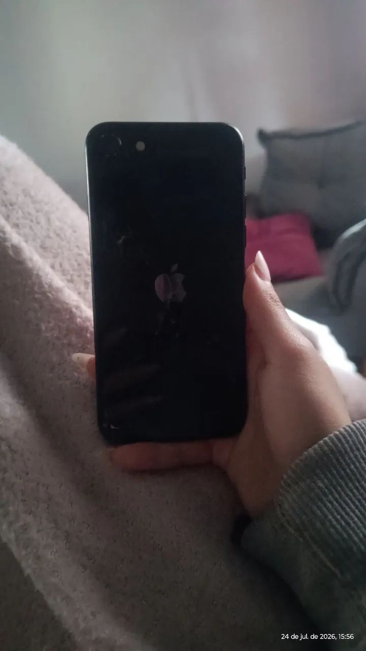 Vendo ou troco iPhone SE 2020. - Foto 2