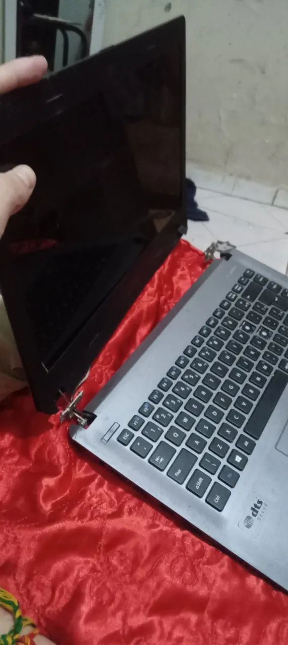 COMPUTADOR DA POSITIVO COM DEFEITOS NA IMAGEM E NA CARCAÇA