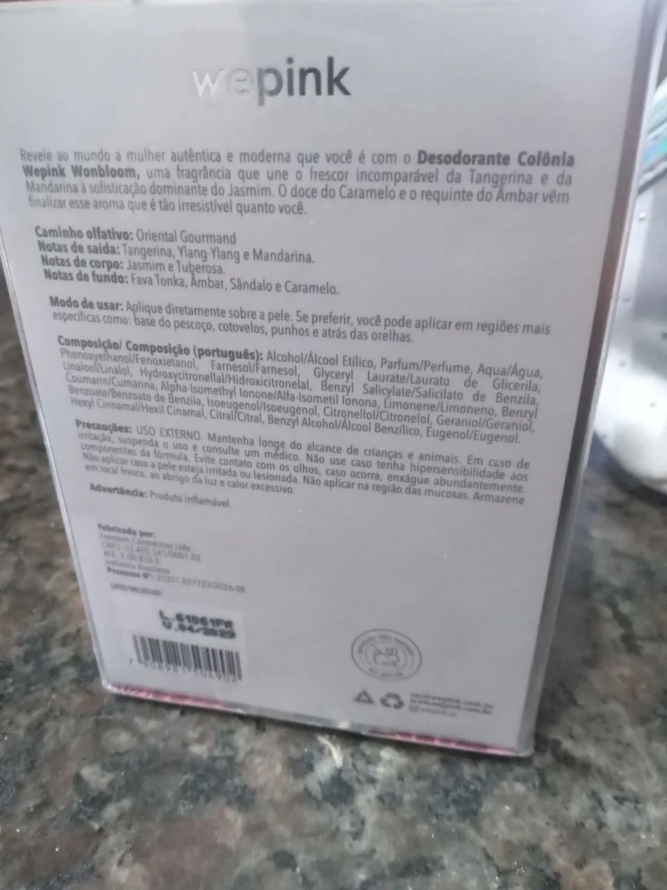 Perfume da wepink e um kit se bolsa - Foto 2