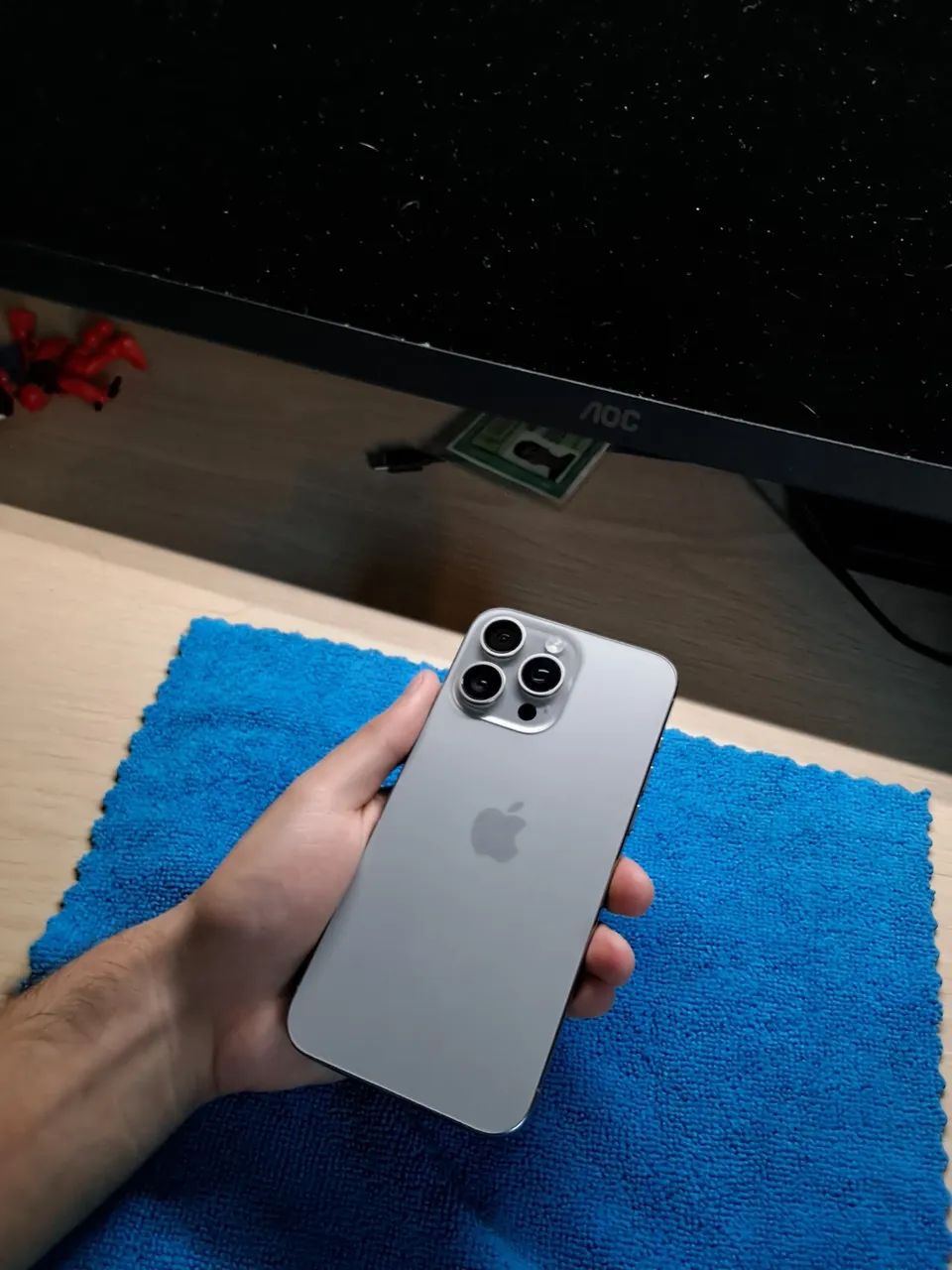 iPhone 15 Pro Max - Foto 2