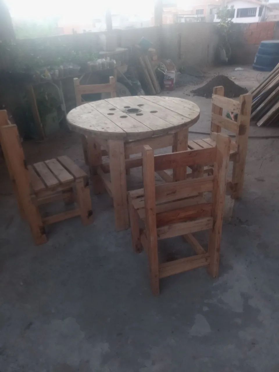 Mesa com 4 cadeiras