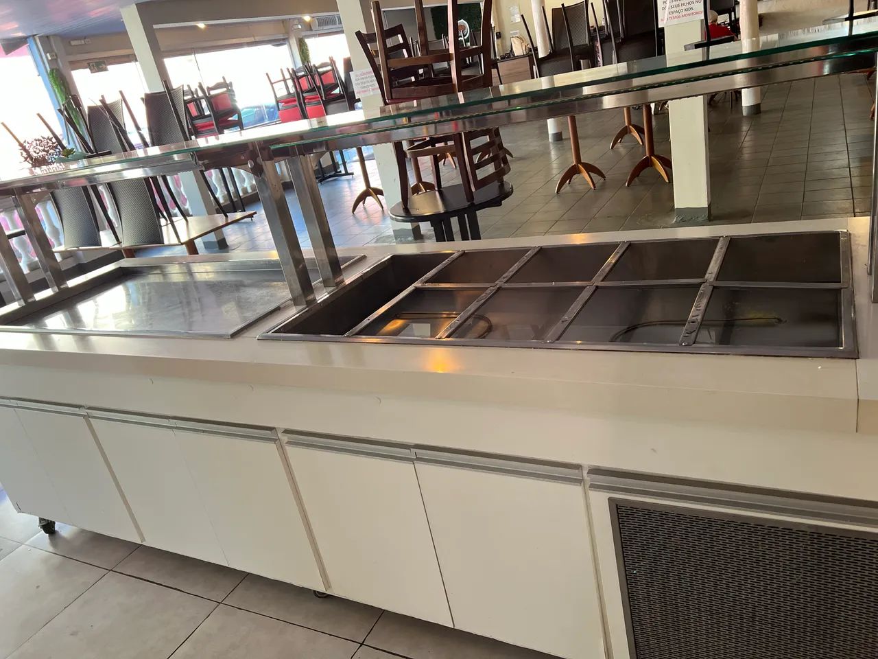 VENDO BUFFET QUENTE E FRIO