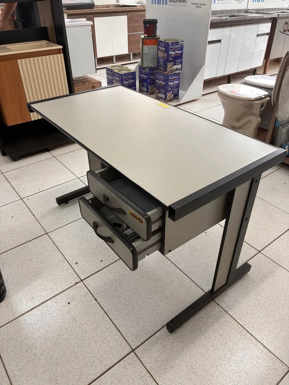 Mesa escritório 1.20 x 0.60 com 2 gavetas - Foto 3