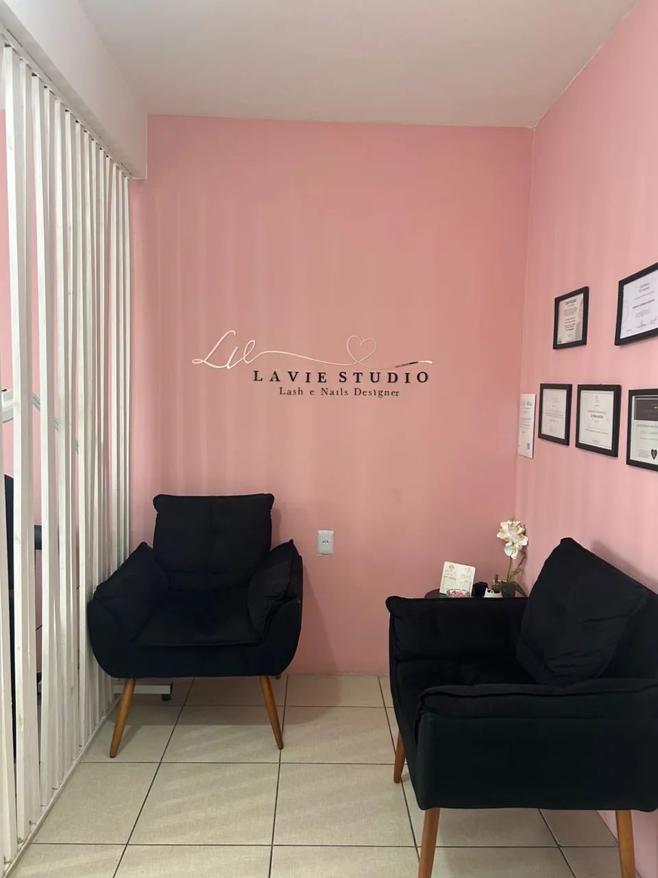 Poltronas pretas65581377220994121