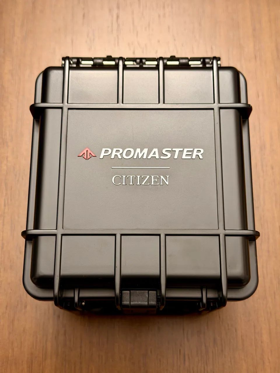Citizen Promaster Tough BN0211-17L Eco-Drive Safira 200m + 2