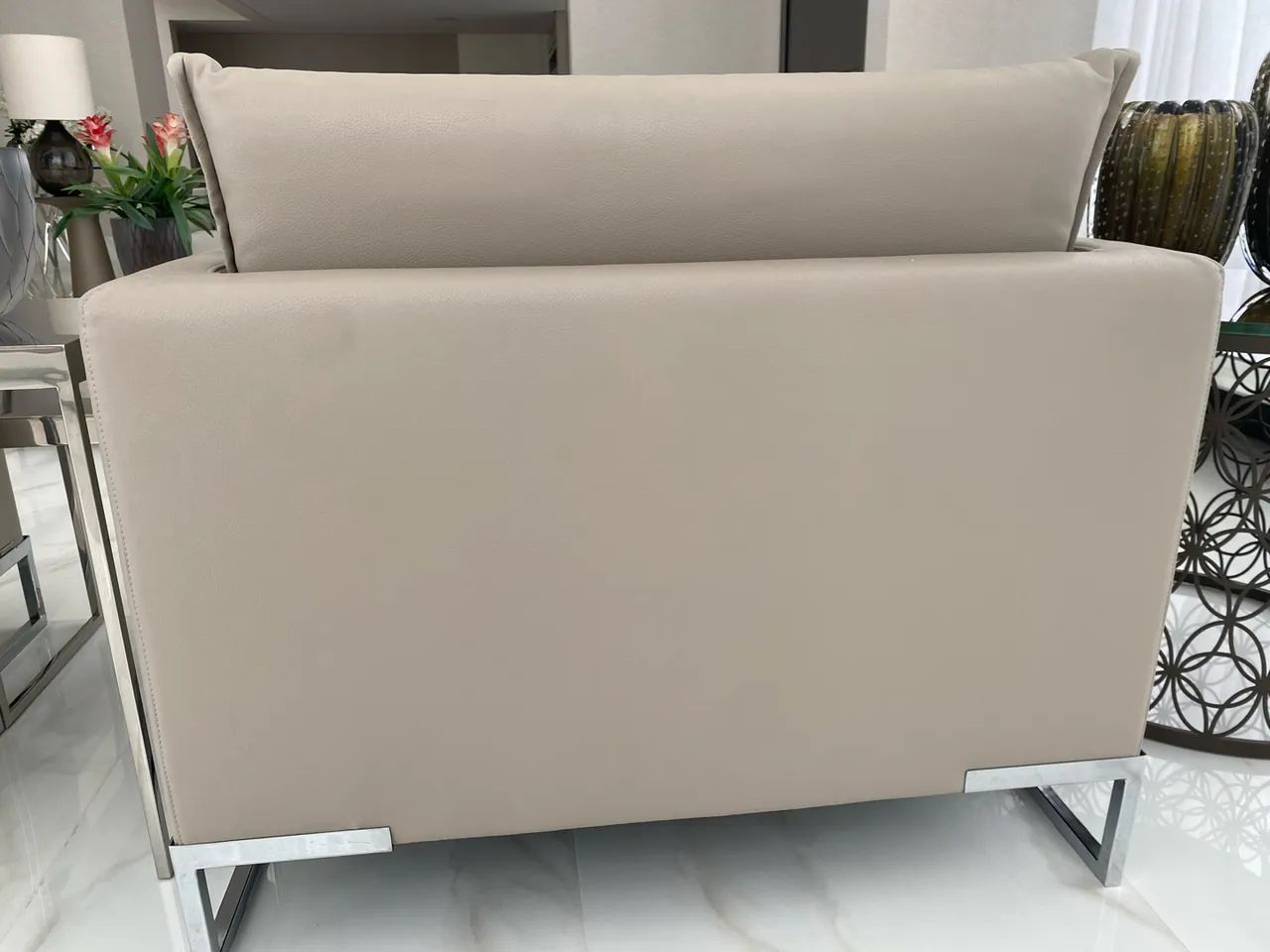 POLTRONA DE ALTO PADRÃO - DESIGN CONTEMPORÂNEO - Foto 4
