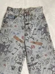 Calça estampada adika