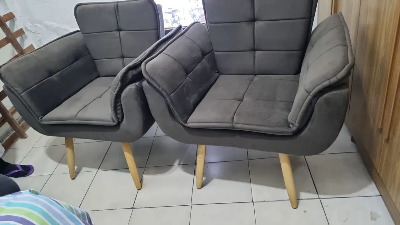 Poltronas Opala Luxo o valor 350,00 cada uma 