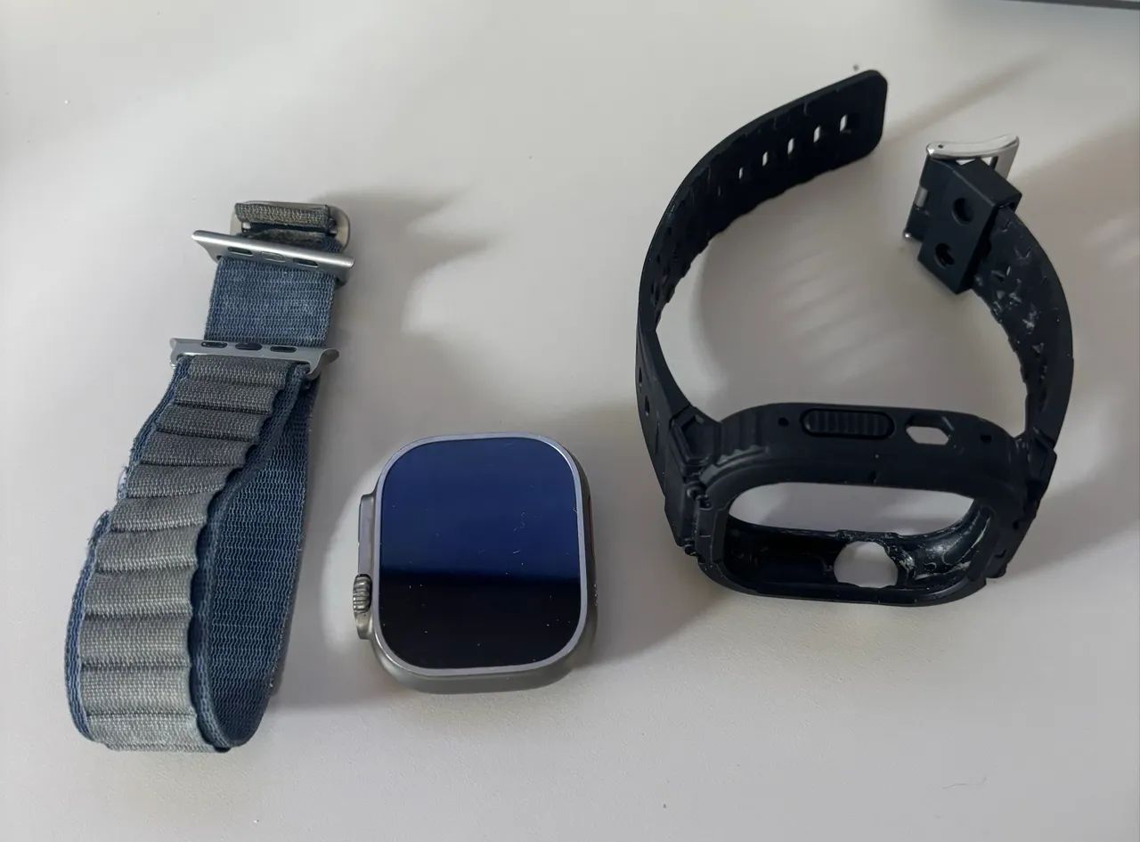 Apple Watch Ultra 2 com caixa de titânio de 49mm e pulseira loop Trail azul. - Foto 4