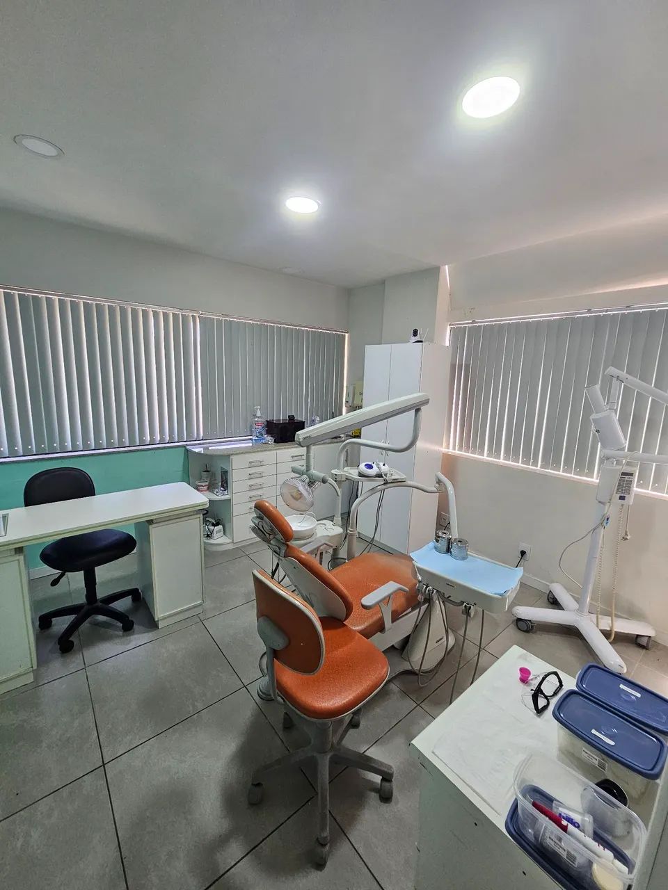 Vendo Sala + 2 consultórios odontológicos completos - Foto 2