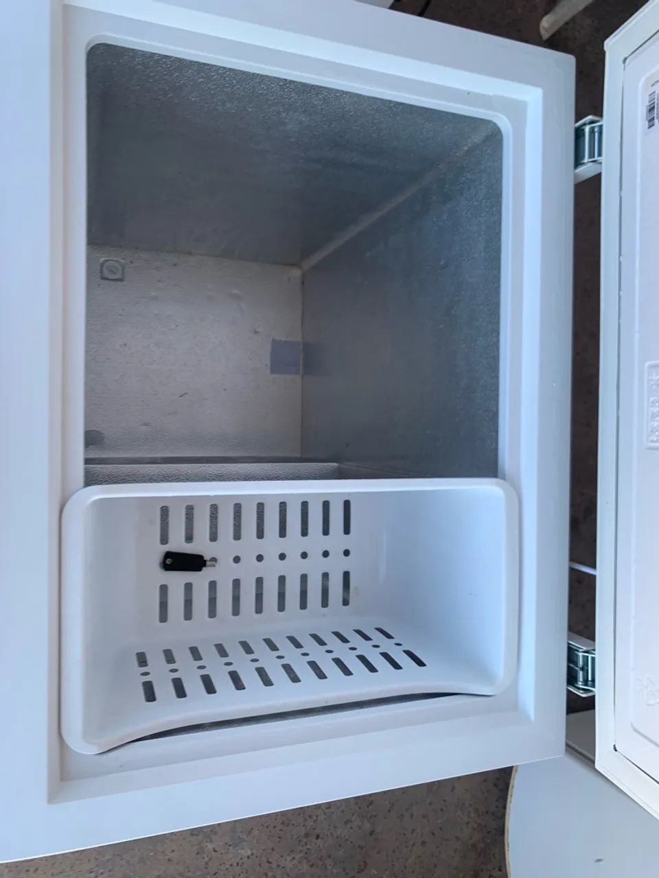 Vendo esse freezer semi novo  - Foto 3