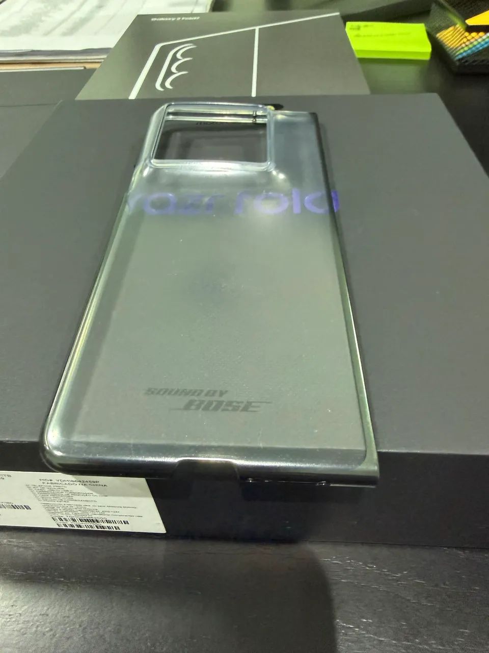 Celular Razr Fold Motorola 16 GB de RAM e 1TB de memória interna, preto novíssimo. - Foto 5