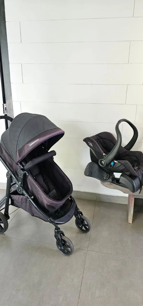 Carrinho de Bebê com bebê conforto Olympus Galzerano 
