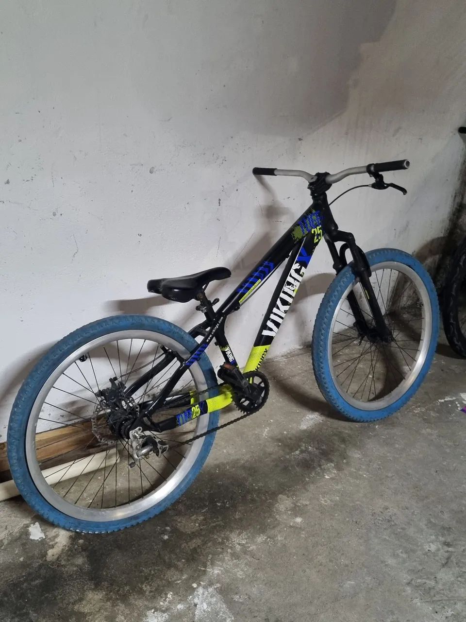 Bicicleta Vikingx TUFF 25