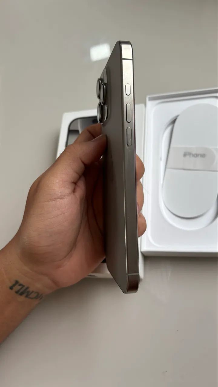 iPhone 16 pro Max 256 (Leia o anúncio) - Foto 2