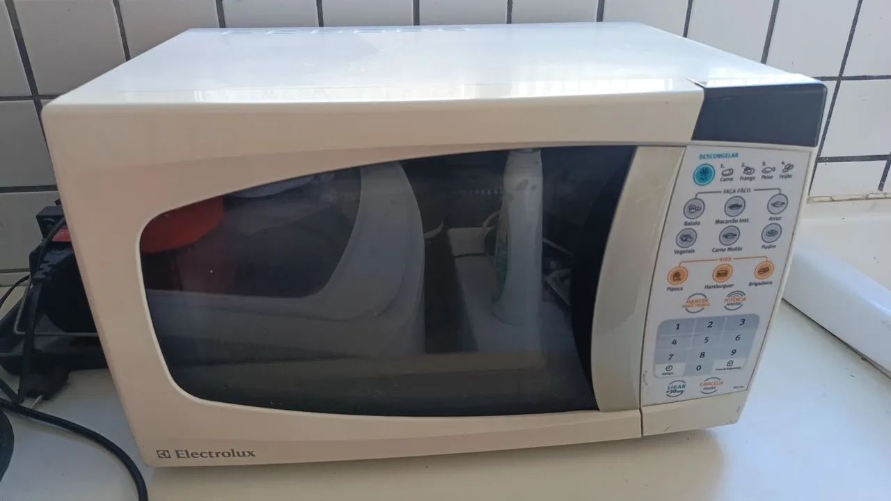 Microondas Electrolux - 110V - ótimo estado