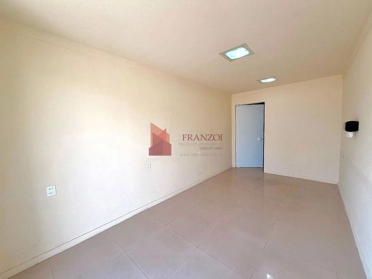 LOCAÇÃO- Sala comercial TÉRREA de 32 m² na R. Brusque, Itajaí/SC - Foto 3