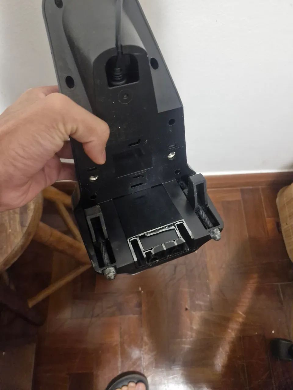 Volante logtech g27 com detalhes  - Foto 3