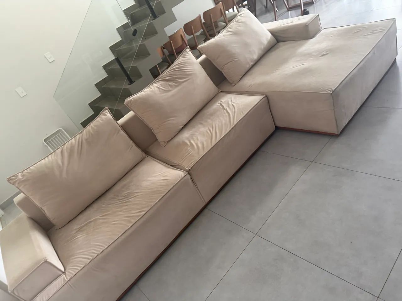 Sofá com chaise 3 lugares 