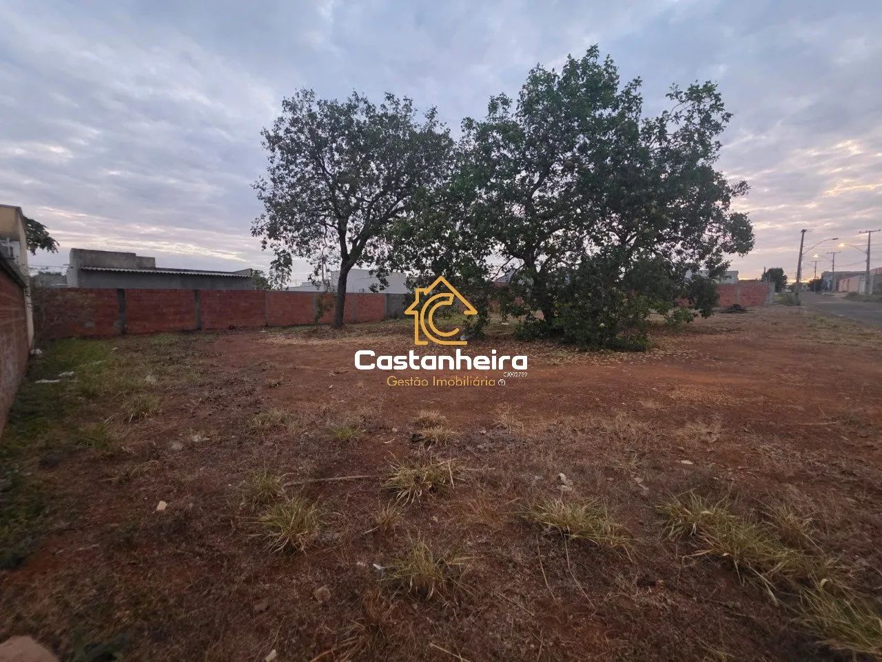 Lote Residencial de 250m² - Plano Diretor Sul
