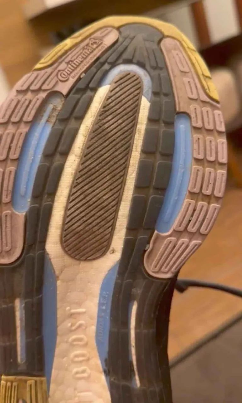 Tênis Adidas Ultraboost light - Foto 3