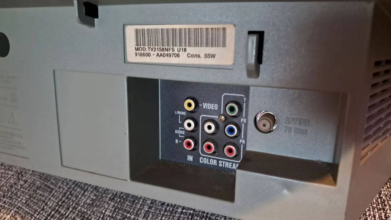 Tv Toshiba Face 21 polegadas com controle - Foto 3