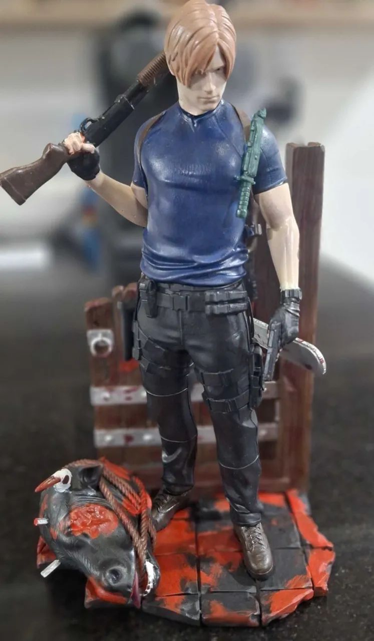 Action Figure Leon Kennedy Boneco Estátua Colecionável - Foto 2