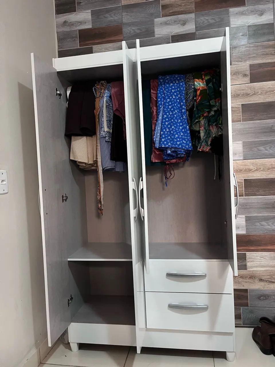 GUARDA-ROUPA NÃO ENTREGO