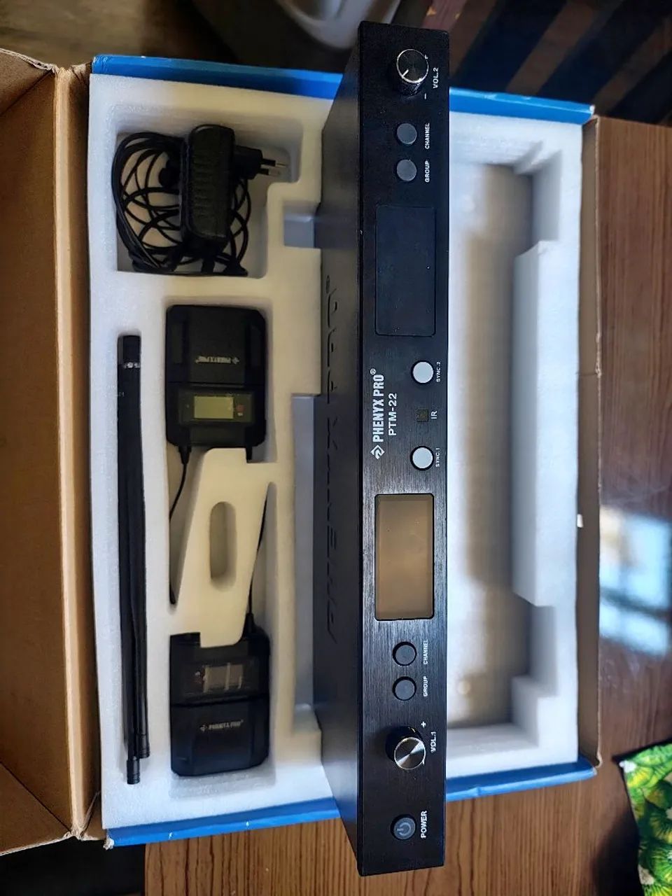 Sistema de monitor de palco Phenyx PTM 22